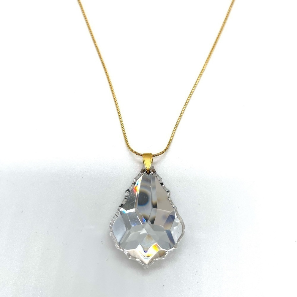 ASHFOUR Crystal Pendant in Gold Tone Chain NWT